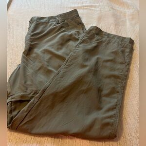 #1474. Rustic Ridge Men's Convertible Lightweight Nylon Pants. Size Xl